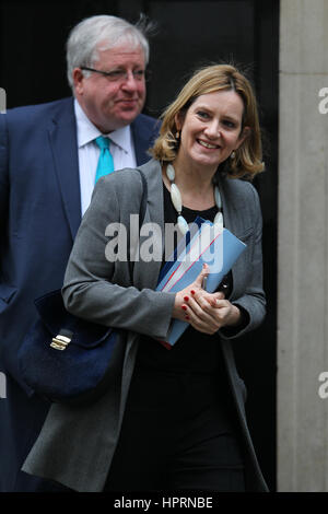 Londra - Feb 21, 2017: Ambra Rudd MP il Segretario di Stato per il Dipartimento Home partecipa a una riunione del gabinetto di Downing street su 21, Feb, 2017 a Londra Foto Stock