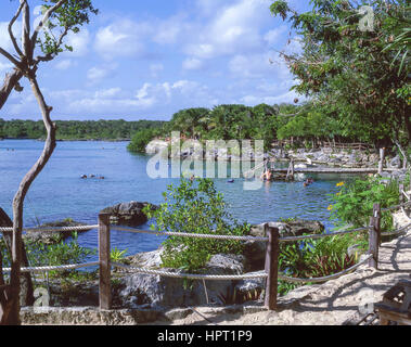 Laguna a Xel-Ha National Park e la Riviera Maya, Quintana Roo Stato, Messico Foto Stock