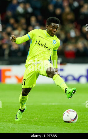 Londra, Regno Unito. Il 23 febbraio, 2017. Mosè Simon (Gent) Calcio/Calcetto : Mosè Simon di Gent durante la UEFA Europa League Round di 32 match tra Tottenham Hotspur e KAA Gent allo Stadio di Wembley a Londra, in Inghilterra . Credito: AFLO/Alamy Live News Foto Stock