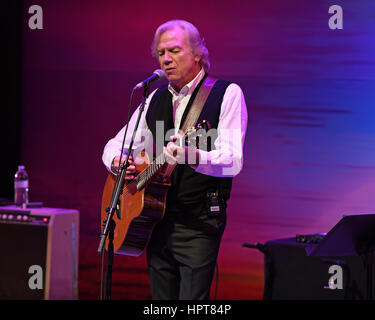 Fort Lauderdale, Florida, Stati Uniti d'America. Il 23 febbraio, 2017. Justin Hayward esegue presso il Centro Broward il 23 febbraio 2017 a Fort Lauderdale, Florida. Credito: Mpi04/media/punzone Alamy Live News Foto Stock