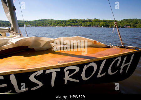 L'Europa, la Germania, la zona della Ruhr, Essen, barca a vela sul lago di Baldeney. Foto Stock