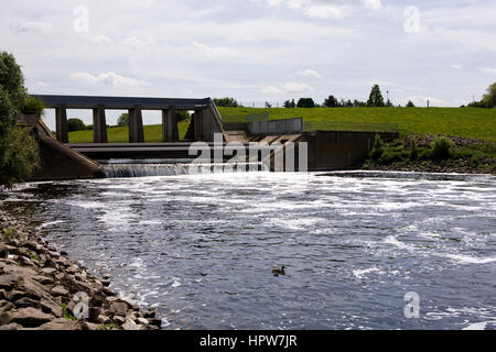 Germania, Dinslaken, alla foce del fiume Emscher nel fiume Reno. Foto Stock