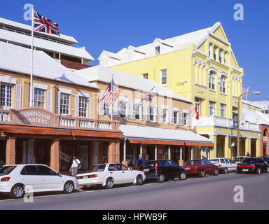Color pastello edifici coloniali, Front Street, Hamilton, parrocchia di Pembroke, Bermuda Foto Stock