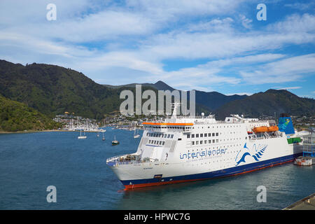 Interislander lo stretto di Cook traghetto tra Wellington e Picton - ancorato nel in Picton Marlborough Sounds, Nuova Zelanda Foto Stock