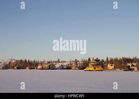 Case galleggianti su Yellowknife Bay nel grande lago Slave, Yellowknife, Territori del Nord Ovest Foto Stock