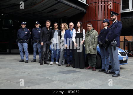 Roma, Italia. 24 Febbraio, 2017. Cast durante il photocall per presentare i nuovi episodi di narrativa italiana Il Commissario Montalbano Credito: Matteo Nardone/Pacific Press/Alamy Live News Foto Stock