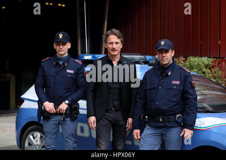 Roma, Italia. 24 Febbraio, 2017. Attore italiano Cesare Bocci durante il photocall per presentare i nuovi episodi di narrativa italiana Il Commissario Montalbano Credito: Matteo Nardone/Pacific Press/Alamy Live News Foto Stock