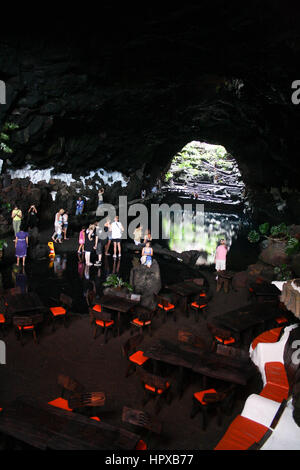 Settembre 18th, 2012, Haria, Las Palmas, Lanzarote, Spagna - Cueva de los Verdes, un tubo di lava e di attrazione turistica, all'interno del Monumento Naturale del Foto Stock