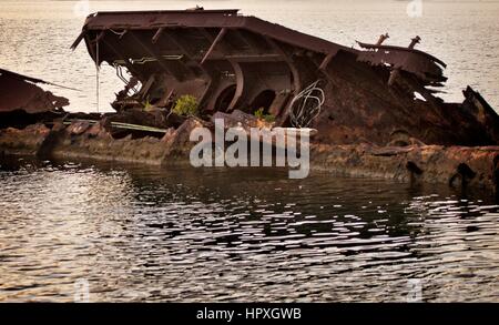 Resti di nave da guerra USS Utah (AG 16) presso la USS Utah Memorial a base comune Harbor-Hickam perla, Hawaii, 2012. Immagine cortesia Diana Quinlan/US Navy. Foto Stock