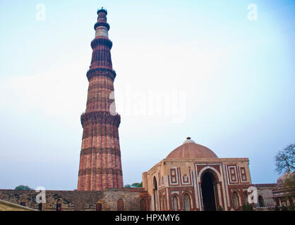 Alai Darwaza Gateway, Mehrauli parco archeologico, Delhi, India Foto Stock