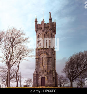 La torre di Wallace conosciuta anche come la Torre Barnweil nel South Ayrshire vicino alla cittadina Scozzese di Craigie. In memoria di Sir William Wallace (Braveheart) Foto Stock