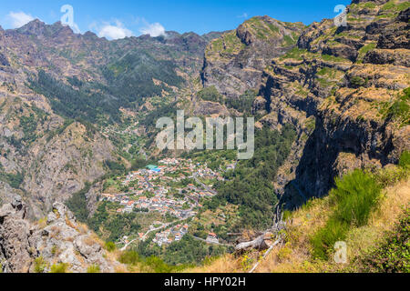 Curral das Freira visto da Eira Do Serrado, Madeira, Portogallo. Foto Stock