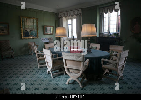 Londra, Inghilterra - Luglio 12, 2016 tipico interno del castello inglese. Il Castello di Leeds sala seminario Foto Stock