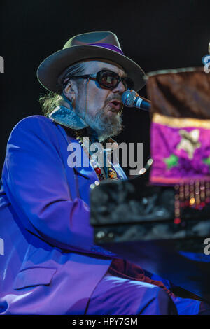 Il dott. John,' La notte gitante' alias John 'Mac' Rebennack esegue al Byron Bay Bluesfest, 1 aprile 2010. La più famosa di New Orleans tastierista. Foto Stock