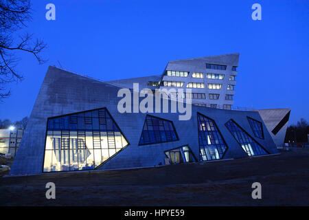 Nuovo edificio centrale dell'architetto Daniel Libeskind, Leuphana university, Lueneburg, Lüneburg, Bassa Sassonia, Germania, Europa Foto Stock