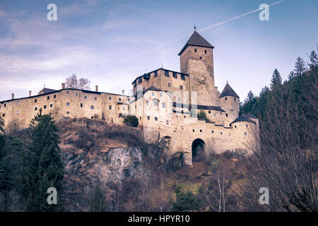 Campo Tures, Italia - 26 dicembre 2016: il Castello di Tures a Campo Tures Valle Aurina, Italia. Foto Stock