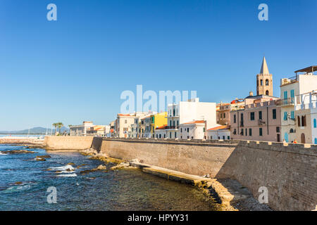 Visualizzare il bastione Marco Polo lungo la passeggiata a Alghero, Sassari Sardegna, Italia Foto Stock