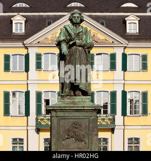 Beethoven monumento sulla Münsterplatz, Bonn, Renania settentrionale-Vestfalia, Germania Foto Stock