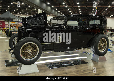 Detroit, STATI UNITI D'AMERICA. Il 25 febbraio, 2017. Un 1932 Ford Tudor sedan interpretazione, 'grande 8' finalista e contender per il trofeo Ridler, sul display a Detroit Autorama, una vetrina di personalizzata e ripristinato le automobili. Credito: Steve Lagreca/Alamy Live News Foto Stock