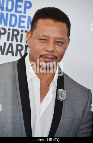 La spiaggia di Santa Monica, California, Stati Uniti d'America. Il 25 febbraio 2017. Terrence Howard arrivando al 2017 Film Independent Spirit Awards a Santa Monica Pier a Santa Monica, CA, 25 febbraio 2017. Credito: Tsuni / USA/Alamy Live News Foto Stock