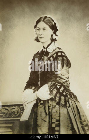 Florence Nightingale (1820-1910), il fondatore della moderna assistenza infermieristica e in una c1856 fotografia di William Edward Kilburn. Nightingale ha portato un gruppo di infermieri ha addestrato a tendono a feriti britannici e alleati nella guerra di Crimea (1854) presso la baracca ospedale di Scutari, un sobborgo di Costantinopoli. Nel 1860, ha gettato le fondamenta di infermieri professionali con la creazione della sua scuola per infermieri presso il St Thomas' Hospital di Londra. Foto Stock