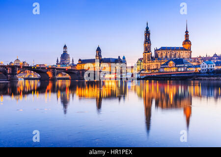 Dresden, Germania. Cattedrale della Santissima Trinità o Hofkirche, Bruehl la terrazza Foto Stock