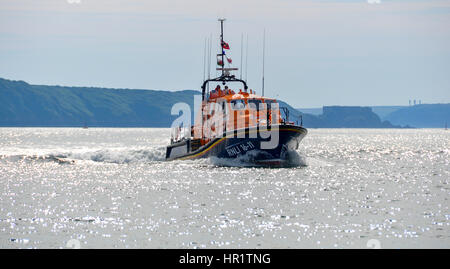 Angolo scialuppa di salvataggio Mark Mason sulla velocità di approccio al Milford Haven Foto Stock