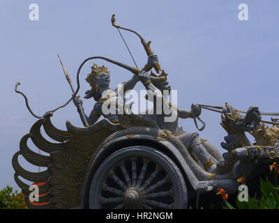 Satria Gatotkaca scultura dettaglio. Denpasar, Bali, Indonesia Foto Stock