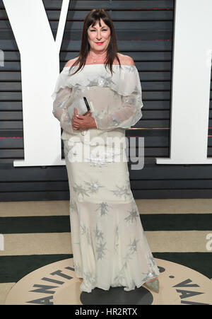 Anjelica Huston arrivando al Vanity Fair Oscar Party a Beverly Hills, Los Angeles, Stati Uniti d'America. Foto Stock