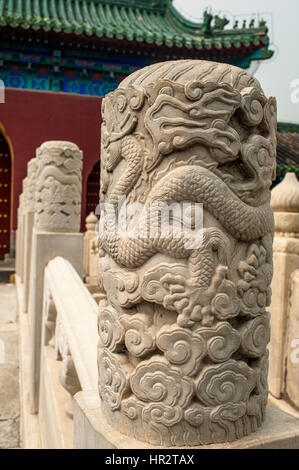 Ringhiera di marmo con il drago scolpito nel Tempio del Paradiso Foto Stock