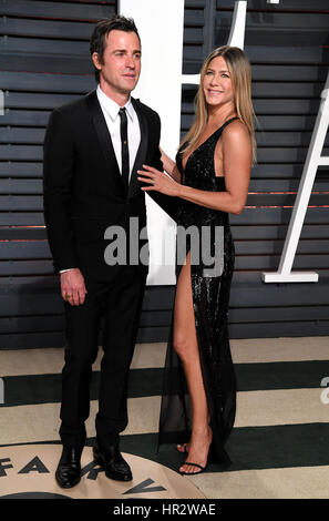 Jennifer Aniston e Justin Theroux arrivando al Vanity Fair Oscar Party a Beverly Hills, Los Angeles, Stati Uniti d'America. Foto Stock