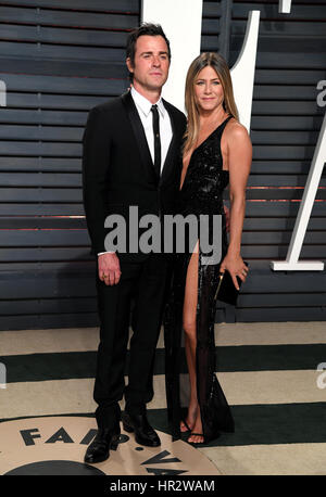 Jennifer Aniston e Justin Theroux arrivando al Vanity Fair Oscar Party a Beverly Hills, Los Angeles, Stati Uniti d'America. Foto Stock