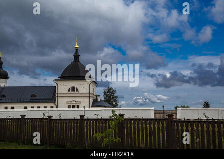 Antica chiesa nel vecchio monastero sull'isola città di Sviyažsk Foto Stock