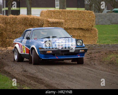 Tappa di rally a Race Retro. Triump TR7 V8 rally car. Foto Stock