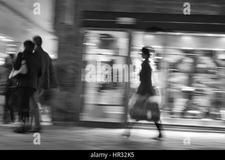 Shopping a Venezia, Italia - Altered digitalmente Foto Stock