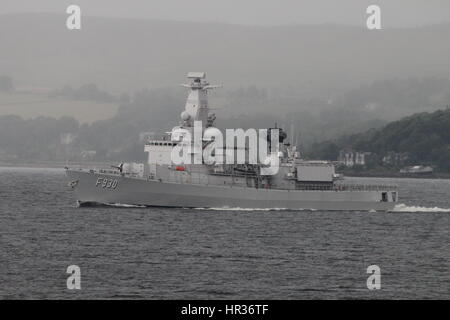 BNS Leopoldo I, un Karel portiere-class frigate belga della marina militare, passando Cloch punto sul Firth of Clyde. Foto Stock