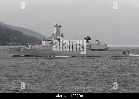 BNS Leopoldo I, un Karel portiere-class frigate belga della marina militare, passando Cloch punto sul Firth of Clyde. Foto Stock