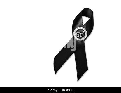 Il nastro nero con il numero 9. Rama 9 di Thailandia Re. Isolato su sfondo bianco, salvati percorso di clipping. Foto Stock