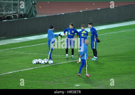 A Cluj Napoca, Romania - MARZO 26, 2016: portieri di Spagna Iker Casillas e David de Dea riproduzione durante la sessione di formazione prima che la Romania - S Foto Stock