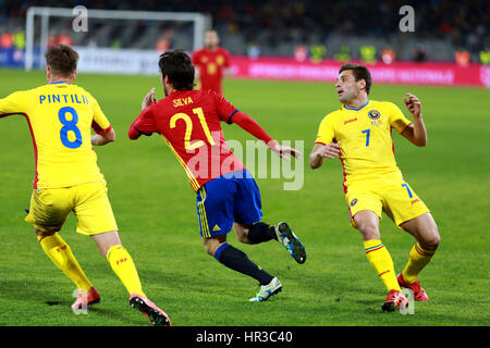 A Cluj Napoca, Romania - 27 Marzo 2016: David Silva (rosso) giocatore del Manchester City e la Spagna la squadra nazionale giocando contro la Romania prima di Euro 201 Foto Stock