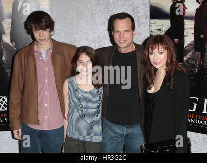 Bill Paxton, Famiglia di presenze; Los Angeles Premiere del HBO serie originale del grande amore tenuto presso la Directors Guild of America in West Hollywood, California nel gennaio 12th, 2011. © RD/MediaPunch Foto Stock