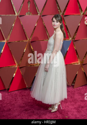 Los Angeles, Stati Uniti d'America. 26 Febbraio, 2017. L'attrice Felicity Jones arriva per il tappeto rosso dell'ottantanovesimo Academy Awards al Dolby Theatre di Los Angeles, Stati Uniti nel febbraio 26, 2017. Credito: Yang Lei/Xinhua/Alamy Live News Foto Stock