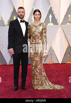 Hollywood, California, USA. 26 Febbraio, 2017. JUSTIN Timberlake e Jessica Biel durante il tappeto rosso per gli arrivi il 89 Academy Awards. Credito: Lisa O'Connor/ZUMA filo/Alamy Live News Foto Stock