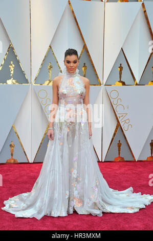 LOS ANGELES, CA - 26 febbraio: Hailee Steinfeld all'ottantanovesimo Academy Awards al Dolby Theatre di Los Angeles, la California il 26 febbraio 2017. Credito: mpi99/MediaPunch Foto Stock