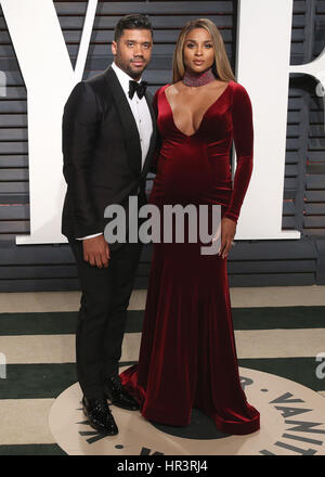 Beverly Hills, in California, Stati Uniti d'America. 26 Febbraio, 2017. Russell Wilson e Ciara al Vanity Fair Oscar Party 2017 il 26 febbraio 2017 a Beverly Hills, la California. Credito: Mpi99/media/punzone Alamy Live News Foto Stock