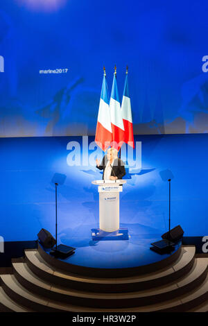 Nantes, Francia. Il 26 febbraio 2017. riunione del Marine Le Pen, di estrema destra "candidato nazionale anteriore' per il 2017 elezioni presidenziali Credito: Andia/Alamy Live News Foto Stock