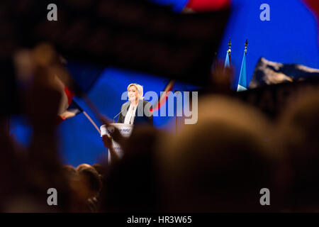 Nantes, Francia. Il 26 febbraio 2017. riunione del Marine Le Pen, di estrema destra "candidato nazionale anteriore' per il 2017 elezioni presidenziali Credito: Andia/Alamy Live News Foto Stock