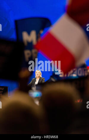 Nantes, Francia. Il 26 febbraio 2017. riunione del Marine Le Pen, di estrema destra "candidato nazionale anteriore' per il 2017 elezioni presidenziali Credito: Andia/Alamy Live News Foto Stock