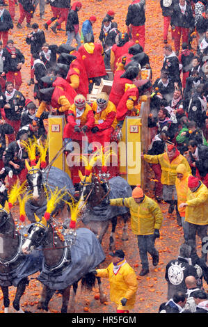 Carnevale di Ivrea, momenti dalla battaglia Organes Foto Stock