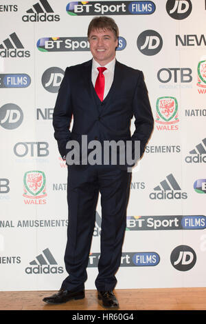 Direttore Jonny Owen assiste la premiere del Regno Unito di non prendere Me Home La storia del Galles di cammino alla semi-finale di UEFA Euro 2016, presso la Vue West End di Londra. Foto Stock